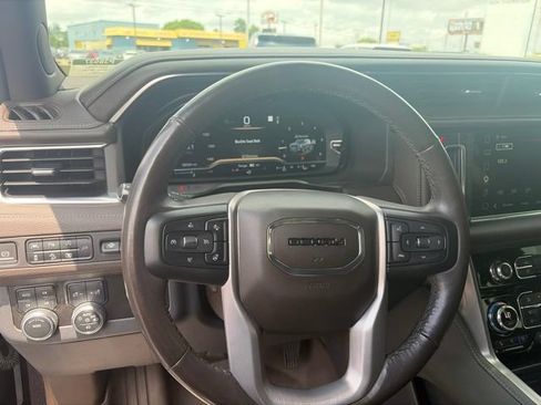 Used 2022 GMC Yukon Denali AWD/4WD image 10