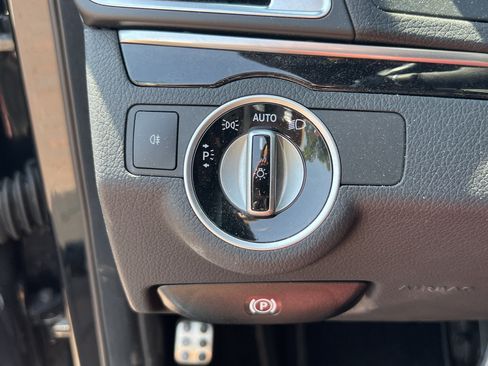 Used 2015 Mercedes-Benz E 400 4MATIC Coupe image 38