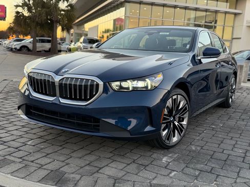 New 2026 BMW 530i w/ Premium Package RWD image 1