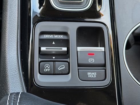 Used 2025 Honda Pilot Touring image 26