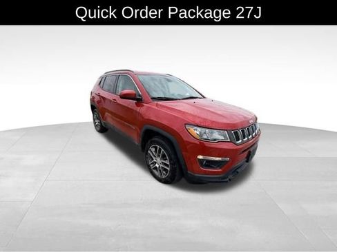 Used 2018 Jeep Compass Latitude w/ Safe & Security Group AWD/4WD image 5