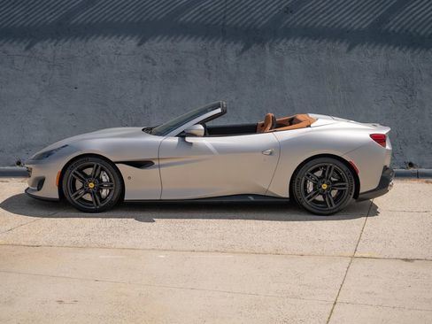 Certified 2019 Ferrari Portofino RWD image 4