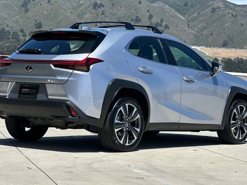 Certified 2025 Lexus UX 300h FWD w/ Accessory Package (Z2) image 8