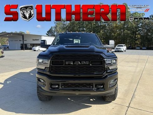 Used 2024 RAM 2500 Limited image 8