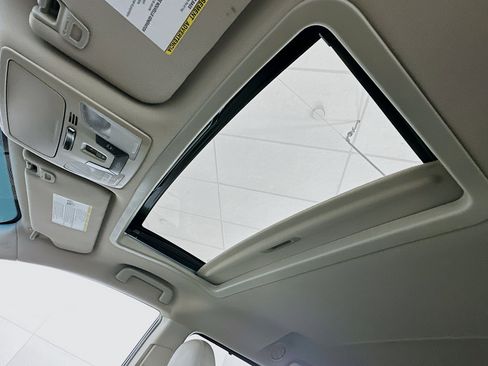 Used 2016 Toyota Sienna XLE image 24