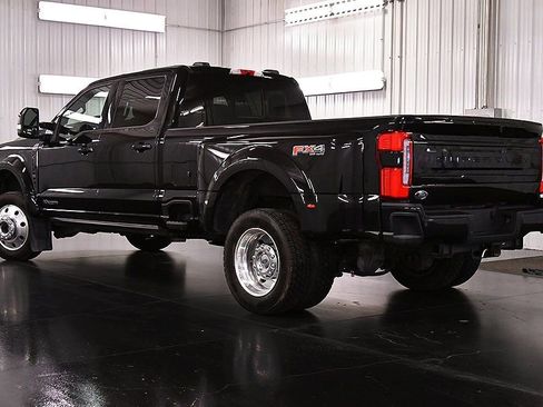 Used 2025 Ford F450 Platinum w/ FX4 Off-Road Package AWD/4WD image 5