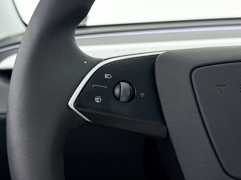 Used 2026 Tesla Model Y Long Range RWD image 37