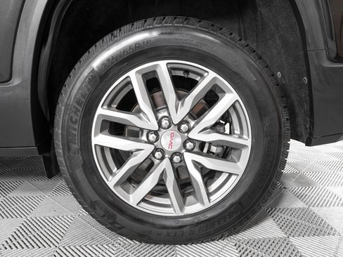 Used 2019 GMC Acadia SLE image 30