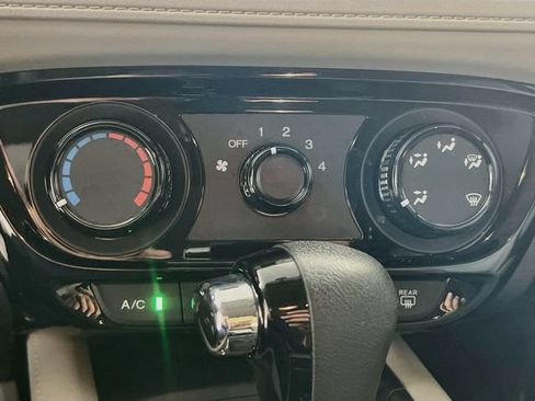 Used 2020 Honda HR-V LX image 23