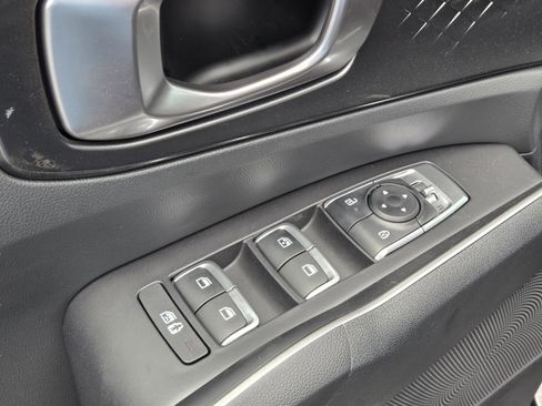New 2025 Kia Sorento LX image 14