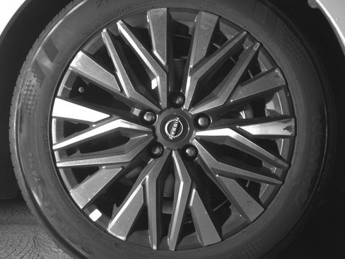 Used 2025 Nissan Altima 2.5 SV image 13