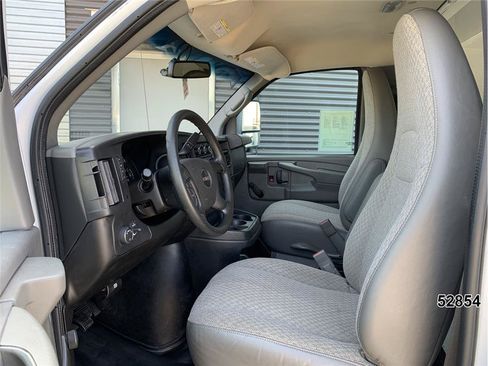 Used 2015 GMC Savana 3500 RWD image 24