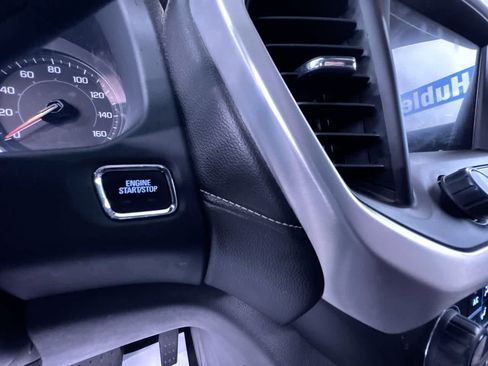 Used 2023 GMC Acadia SLT FWD image 17