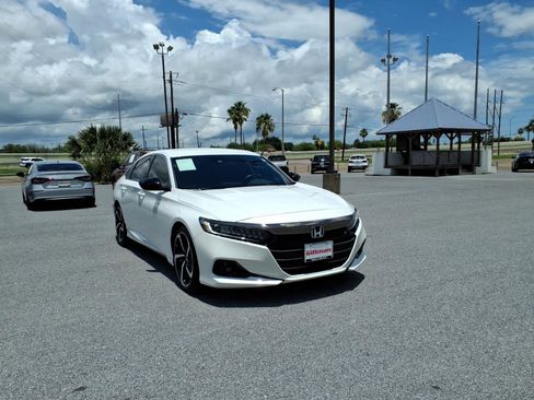 Used 2022 Honda Accord Sport image 2