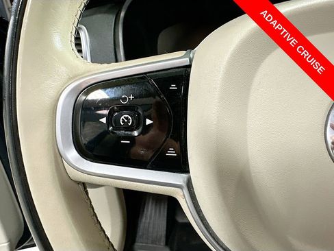 Used 2020 Volvo XC90 T5 Momentum w/ Protection Package Premier image 38
