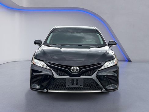 Used 2019 Toyota Camry XSE FWD image 7