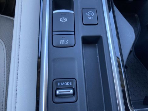 New 2026 Nissan Pathfinder SL image 14