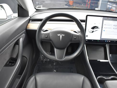 Used 2019 Tesla Model 3 Long Range image 16
