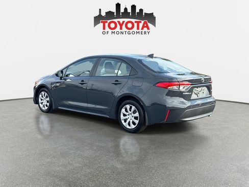 Used 2025 Toyota Corolla LE image 6