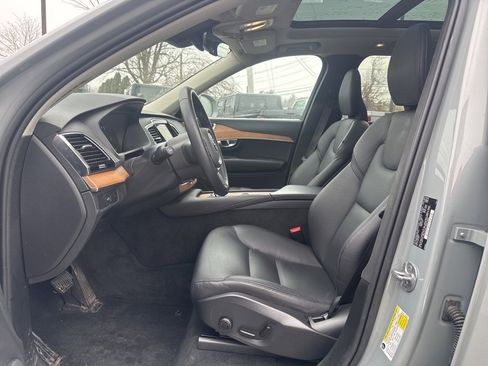 Used 2024 Volvo XC90 B6 Plus w/ Protection Package image 8