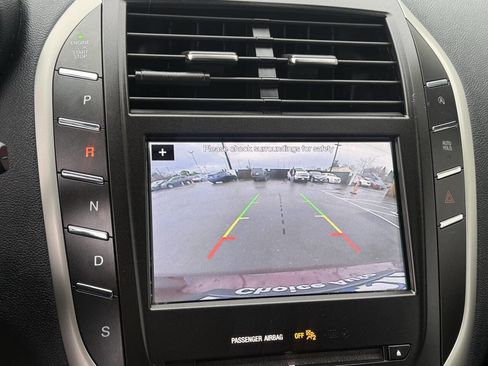 Used 2019 Lincoln MKC Select image 10