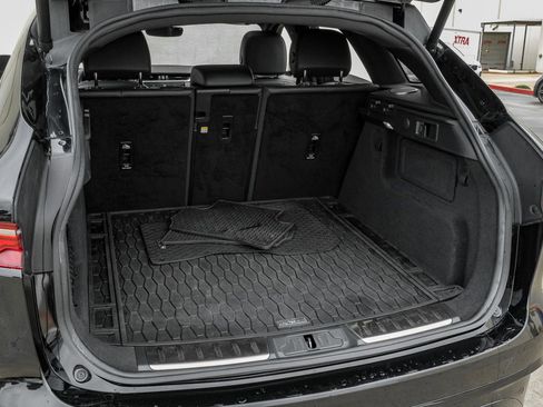 Used 2022 Jaguar F-PACE S image 55