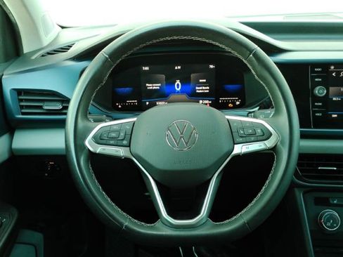 Used 2022 Volkswagen Taos SE image 32