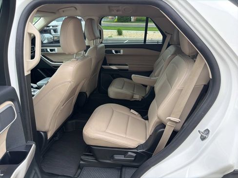Used 2023 Ford Explorer XLT w/ Equipment Group 202A AWD/4WD image 11
