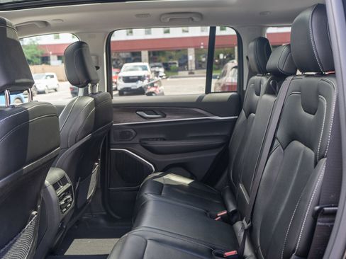 Used 2023 Jeep Grand Cherokee 4WD 4xe image 32