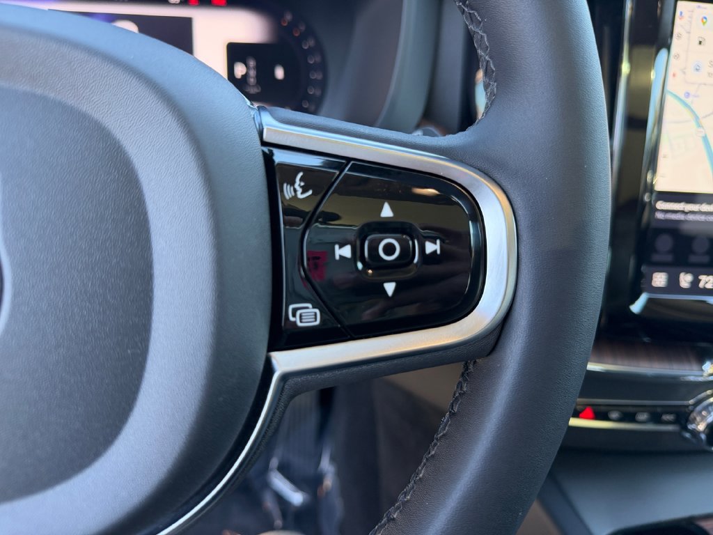 Certified 2024 Volvo XC60 B5 Plus w/ Climate Package AWD/4WD image 19