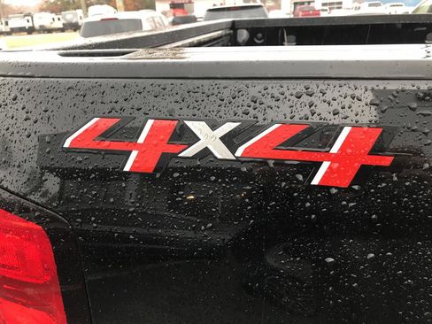 Used 2018 Chevrolet Silverado 1500 LT w/ All Star Edition image 4