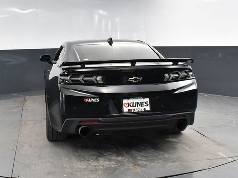 Used 2017 Chevrolet Camaro SS RWD image 7