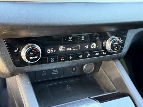 Used 2022 Mitsubishi Outlander SEL image 18