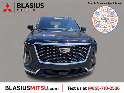 Used 2026 Cadillac Escalade Luxury AWD/4WD image 7