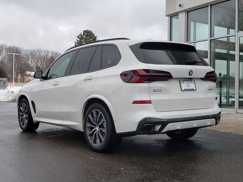 New 2026 BMW X5 xDrive50e w/ M Sport Package image 9
