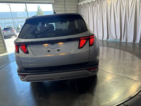 Used 2025 Hyundai Tucson SEL FWD image 6