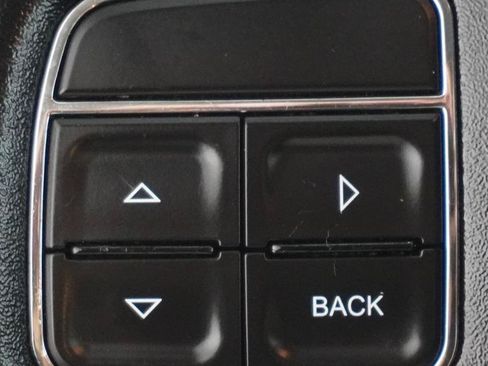 Used 2016 Dodge Journey SXT w/ Comfort/Convenience Group FWD image 21