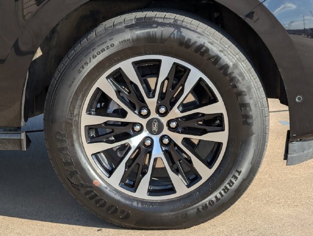 Used 2025 Ford Expedition Max Platinum AWD/4WD image 10