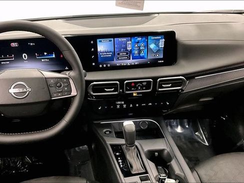 New 2026 Nissan Sentra SR w/ SR Premium Package FWD image 8