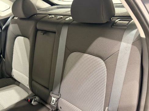 Used 2018 Hyundai Kona SE image 28