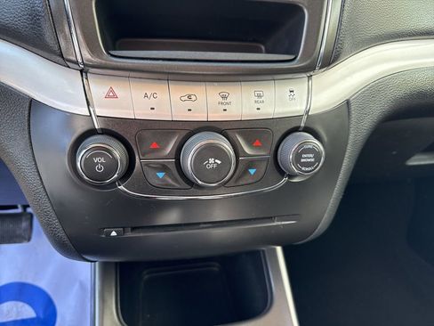 Used 2020 Dodge Journey SE w/ SE Popular Equipment Group image 16