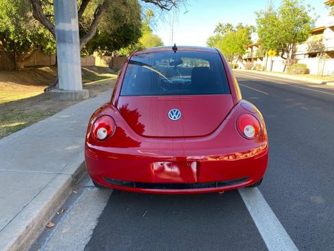 Used 2009 Volkswagen Beetle Coupe image 3