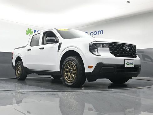Used 2025 Ford Maverick XL w/ Equipment Group 102A AWD/4WD image 26