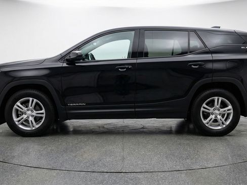 Used 2024 GMC Terrain SLE image 5