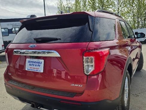 Used 2021 Ford Explorer XLT w/ Equipment Group 202A AWD/4WD image 7