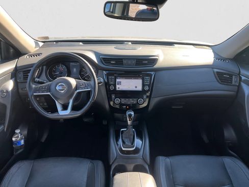 Used 2017 Nissan Rogue SL w/ SL Premium Package image 12