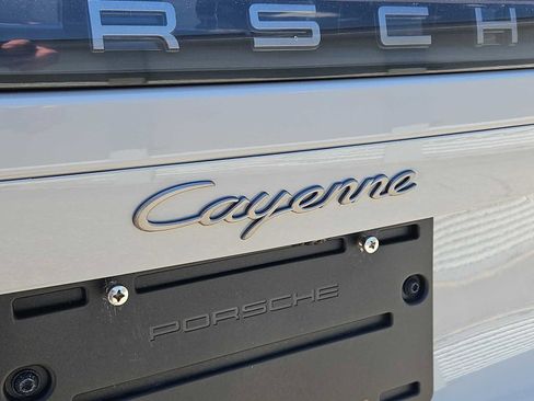 Certified 2022 Porsche Cayenne Platinum Edition AWD/4WD image 5
