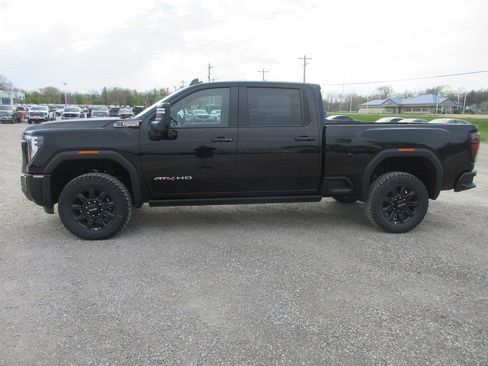 New 2026 GMC Sierra 2500 AT4 w/ AT4 Premium Plus Package AWD/4WD image 10