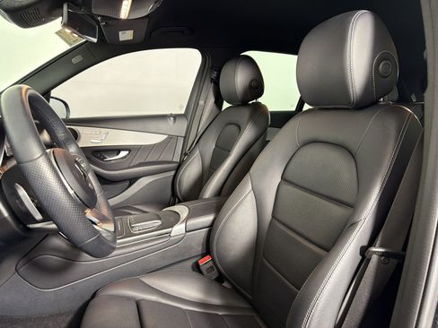 Used 2022 Mercedes-Benz GLC 300 image 4