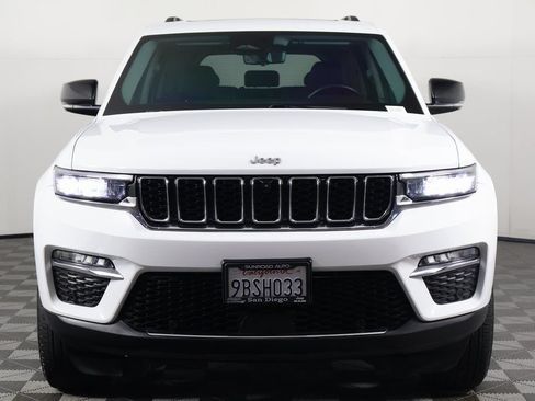 Used 2022 Jeep Grand Cherokee Limited w/ Luxury Tech Group II AWD/4WD image 2